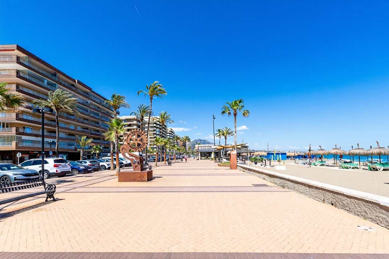 Apartamento em primeira linha de praia em Fuengirola — Vista mar
