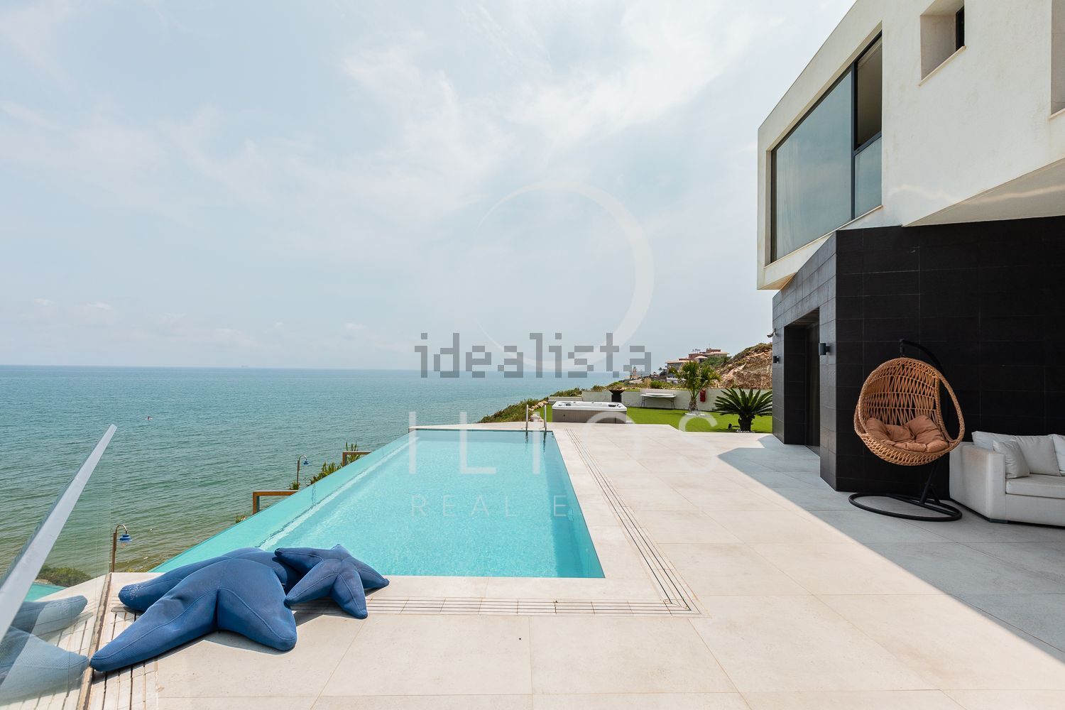 Chalet en venta con acceso directo a la playa en Cullera