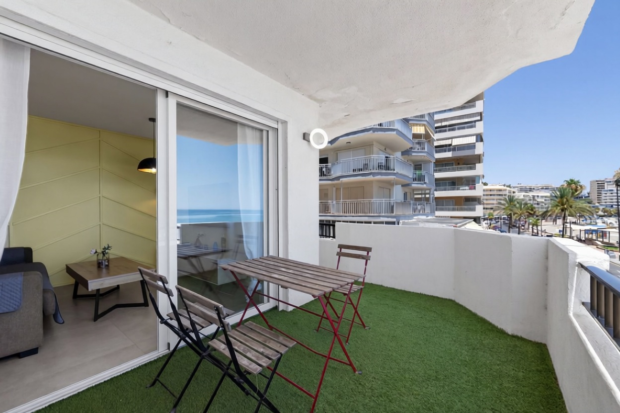 Appartement en première ligne de plage à Fuengirola — Vue mer