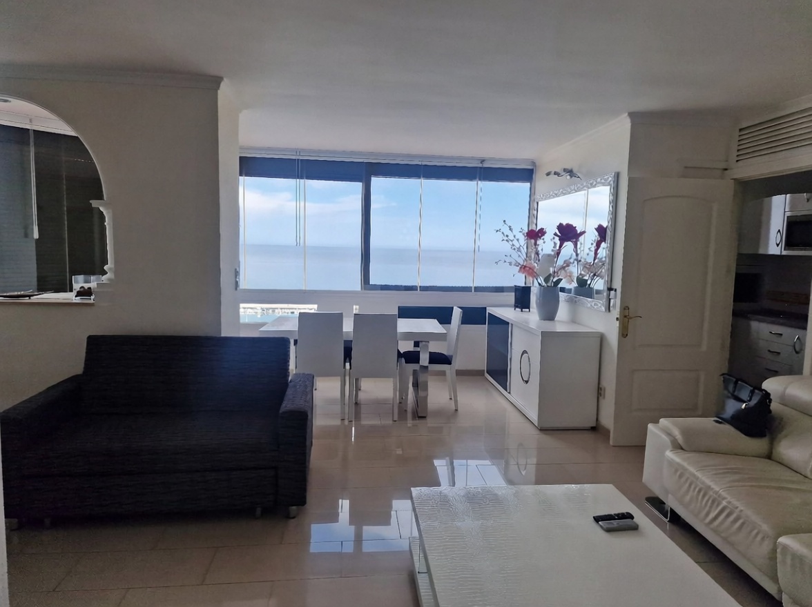 Apartamento em primeira linha de praia em Fuengirola — Sala