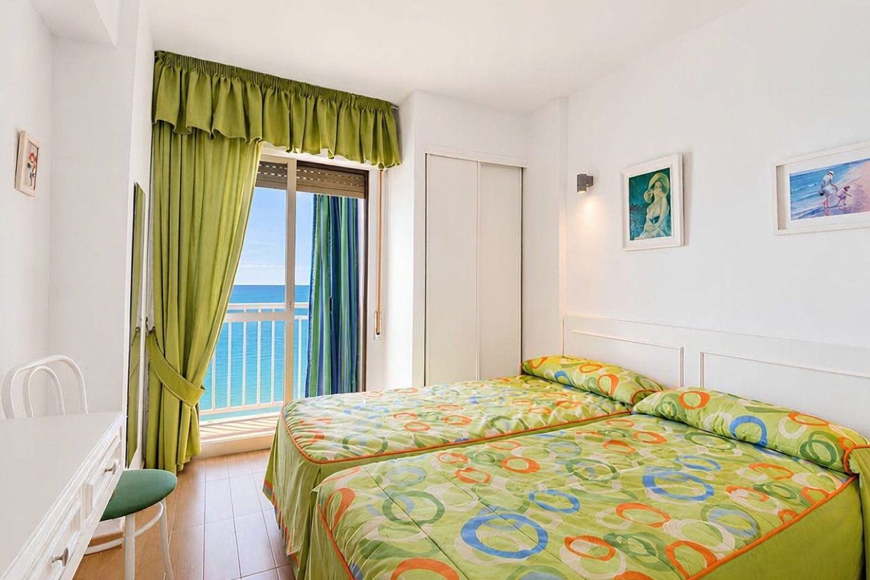 Apartamento em primeira linha de praia em Fuengirola — Quarto