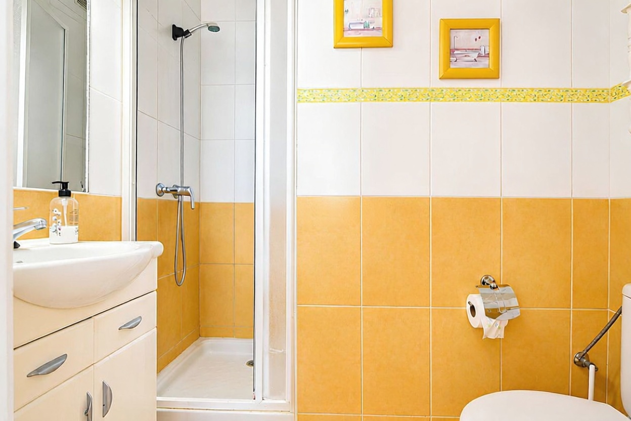 Apartamento em primeira linha de praia em Fuengirola — Casa banho