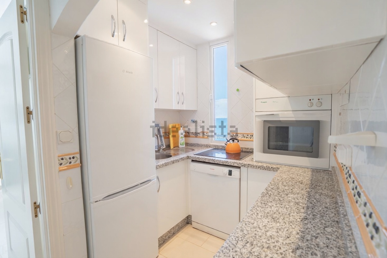 Apartamento em primeira linha de praia em Fuengirola — Cozinha