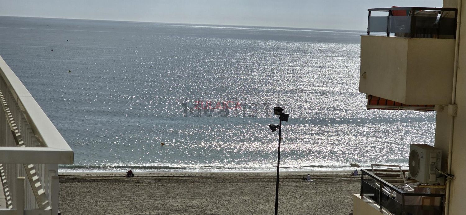 Grenier aménagé à vendre en première ligne de mer à Fuengirola
