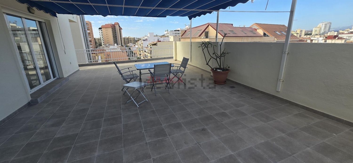 Мансарда на продажу на первой линии моря в Fuengirola