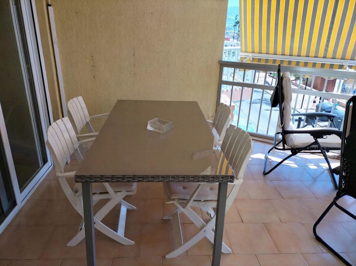 Beachfront flat in Fuengirola — Sea terrace