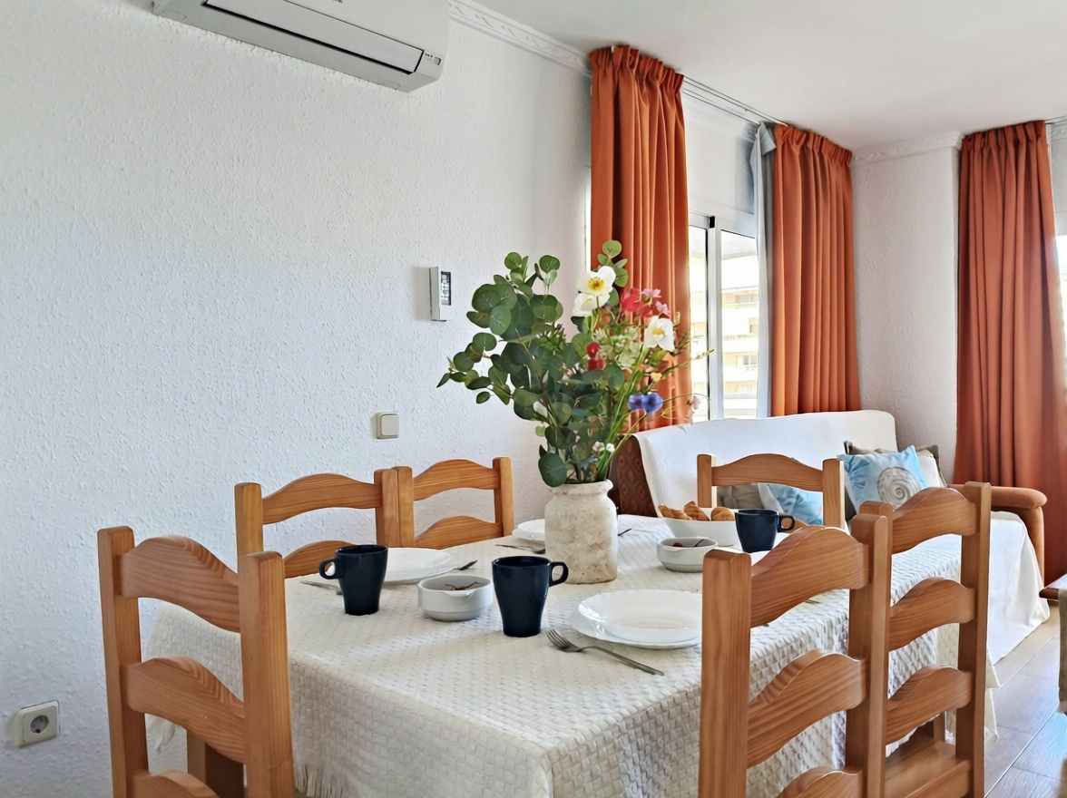 Apartamento em primeira linha de praia em Fuengirola — Sala