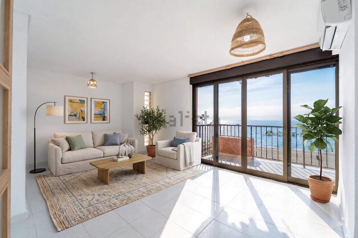 Apartamento em primeira linha de praia em Fuengirola — Sala