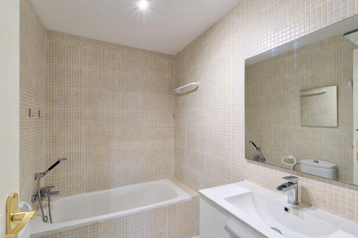 Apartamento em primeira linha de praia em Fuengirola — Casa banho