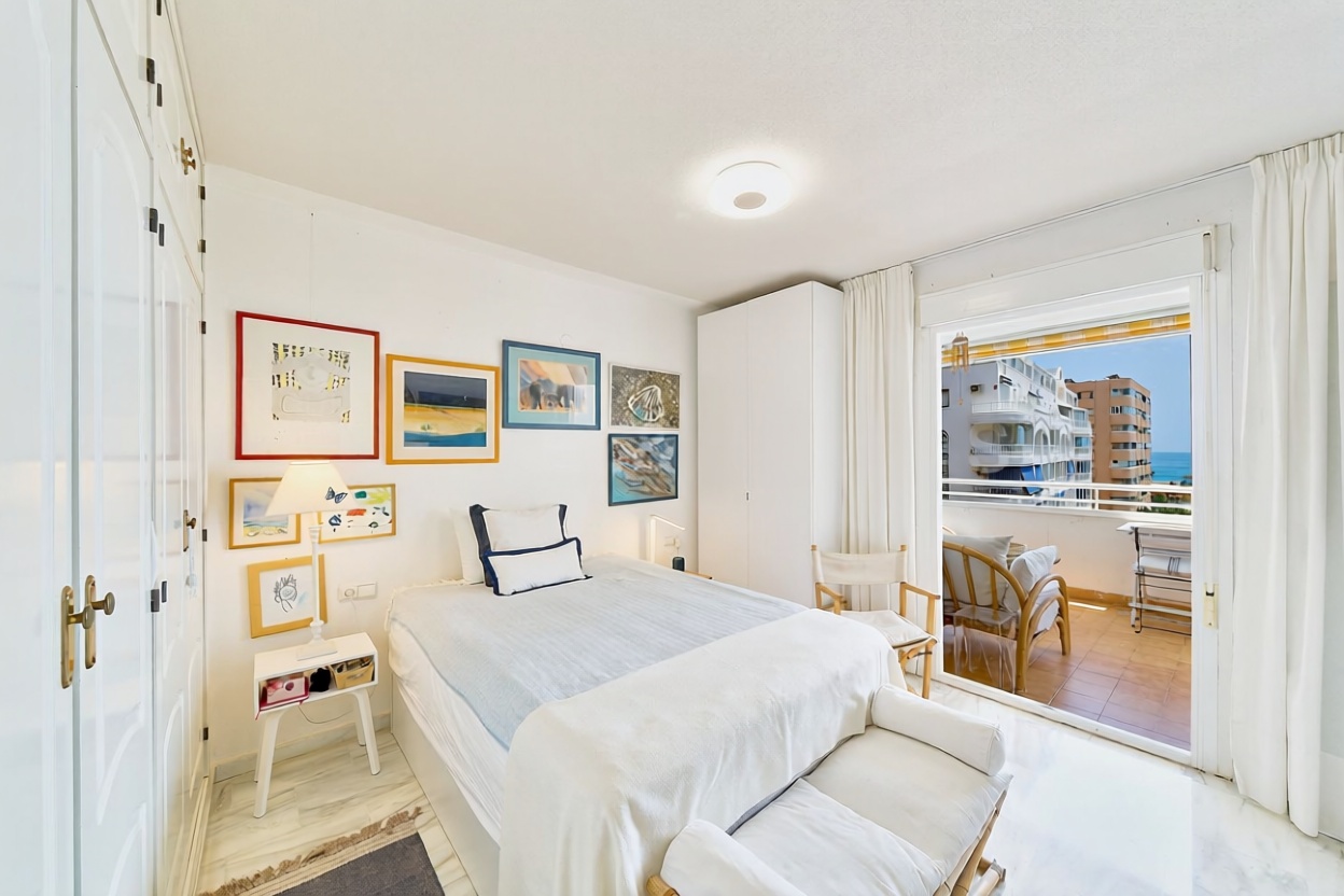 Apartamento em primeira linha de praia em Fuengirola — Quarto