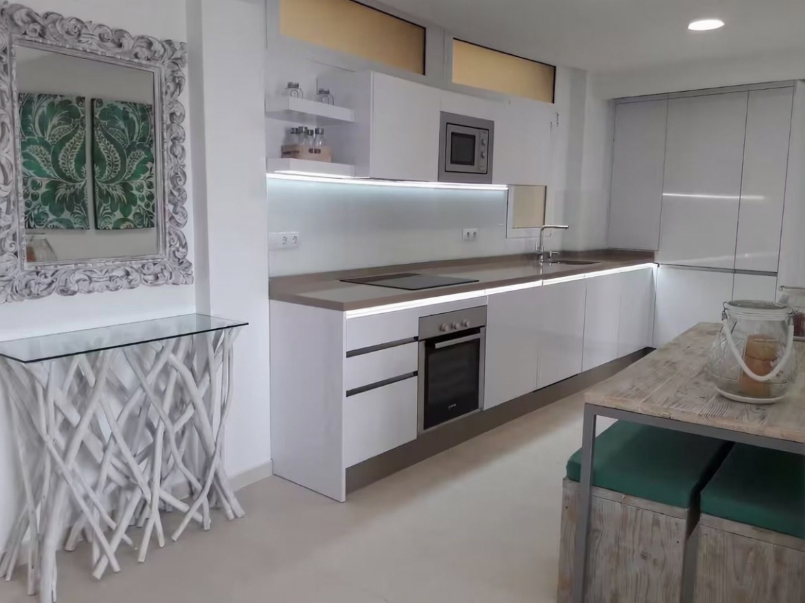 Appartement en première ligne de plage à Fuengirola — Cuisine