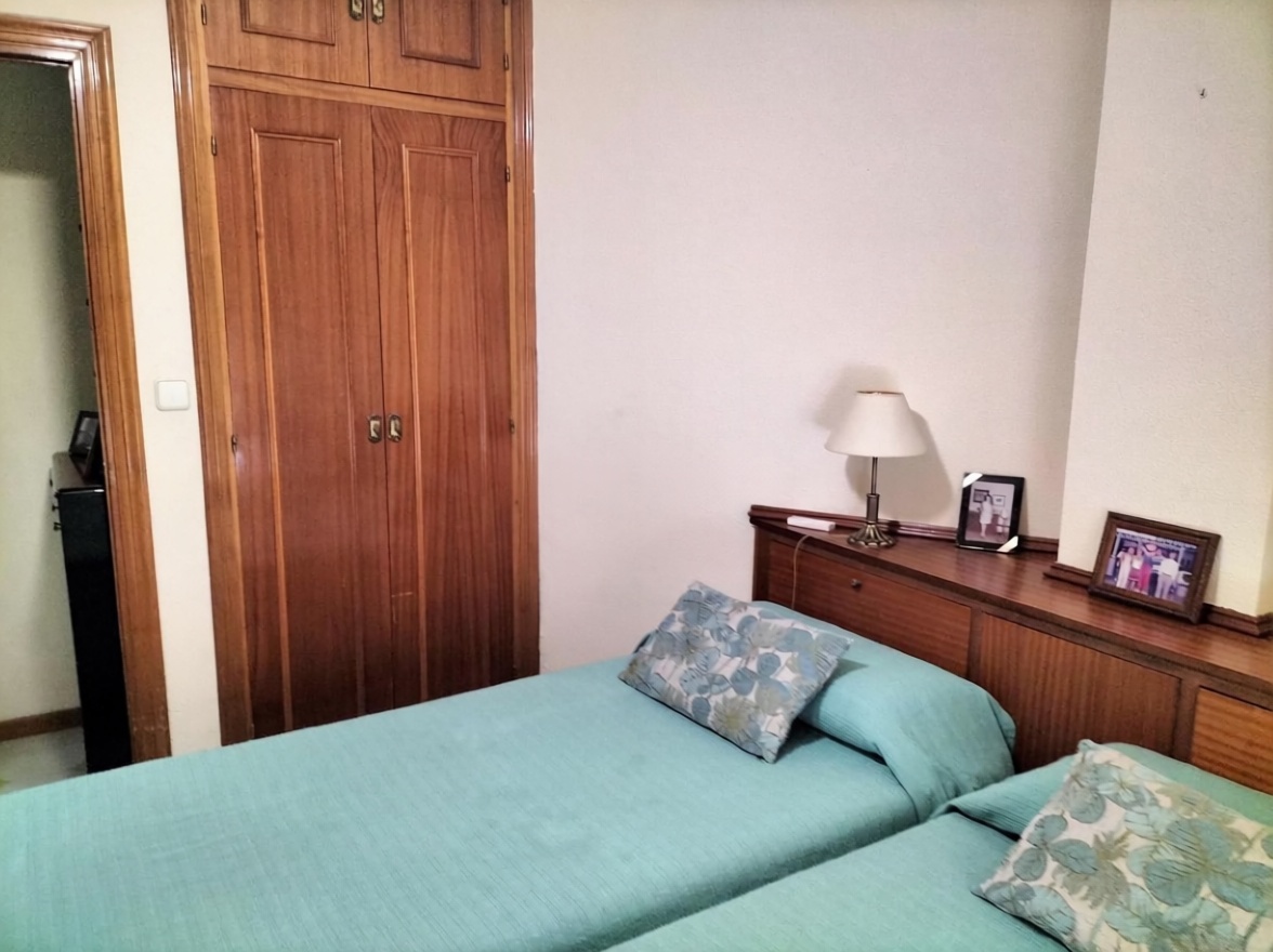 Piso en primera línea de playa en Fuengirola — Dormitorio