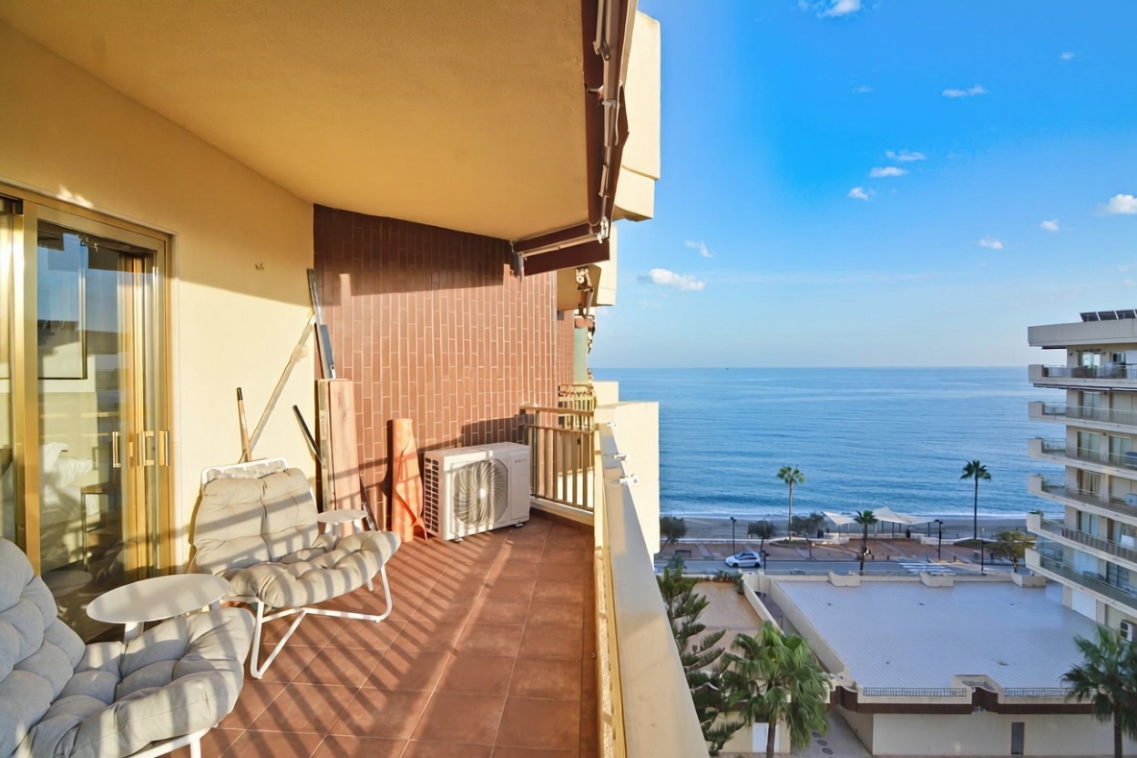 Appartement en attique en première ligne de mer à Fuengirola