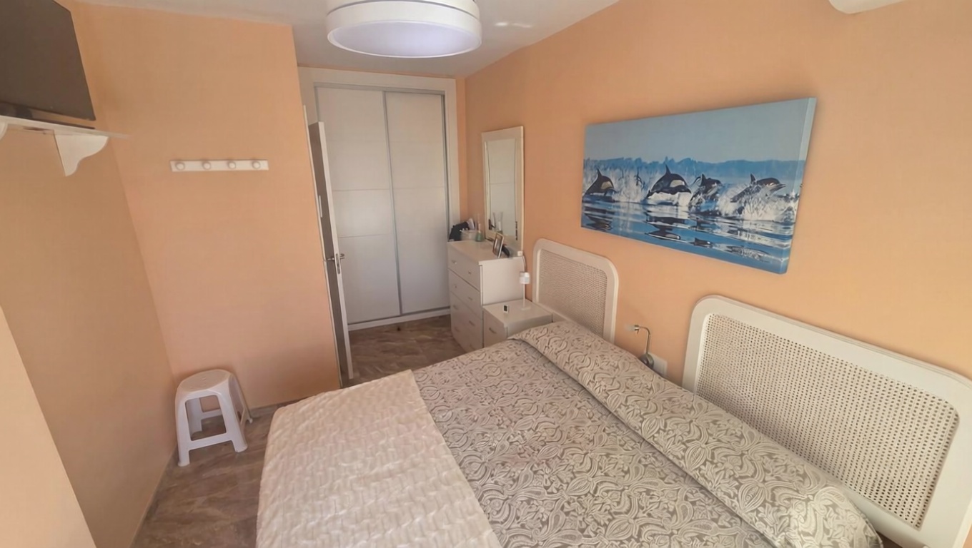 Piso en primera línea de playa en Fuengirola — Dormitorio