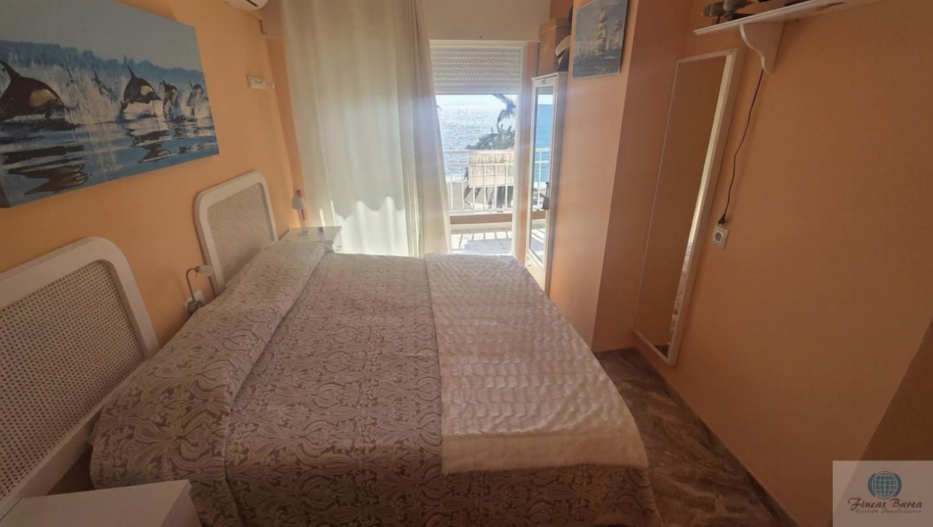 Piso en primera línea de playa en Fuengirola — Dormitorio