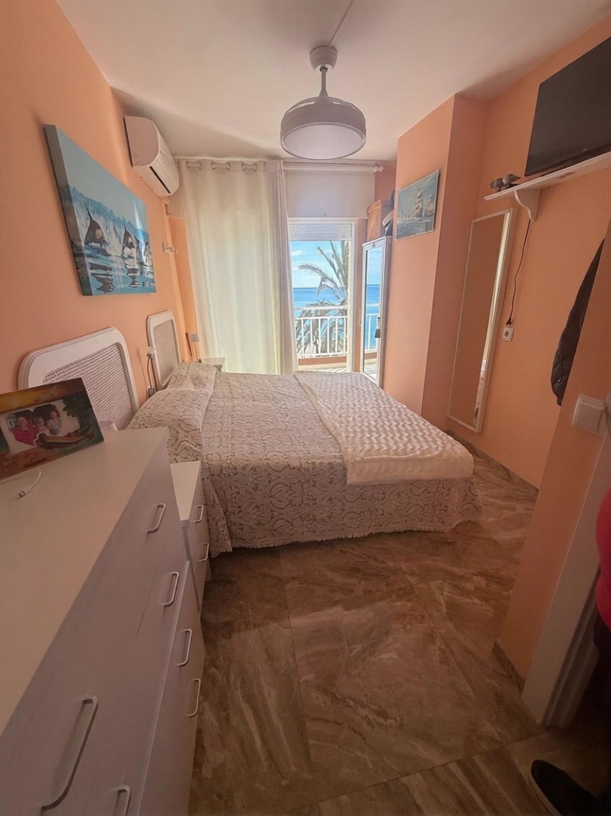 Appartement en première ligne de plage à Fuengirola — Chambre