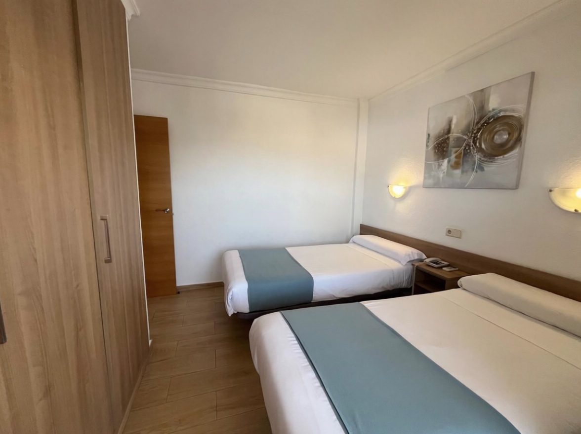 Appartement en première ligne de plage à Fuengirola — Chambre