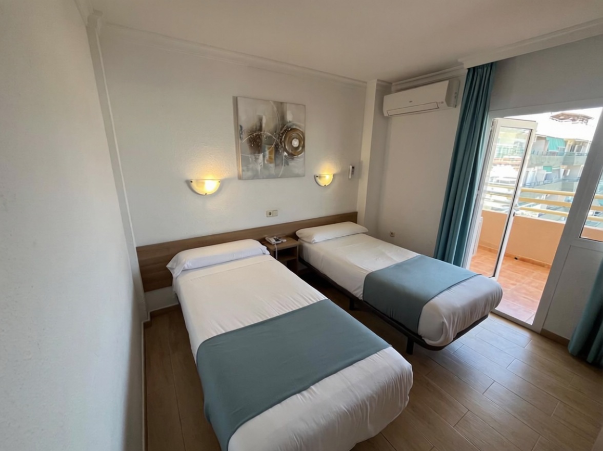 Appartement en première ligne de plage à Fuengirola — Chambre