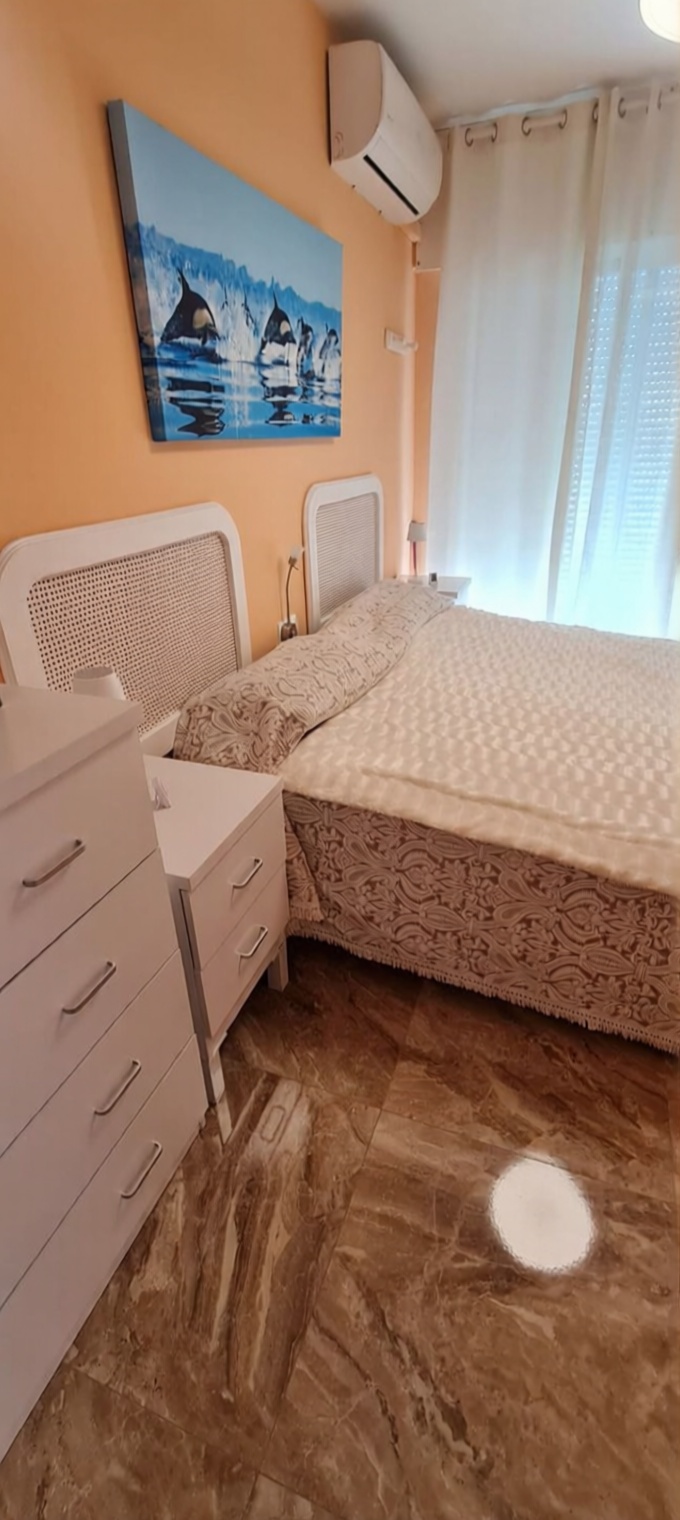 Piso en primera línea de playa en Fuengirola — Dormitorio