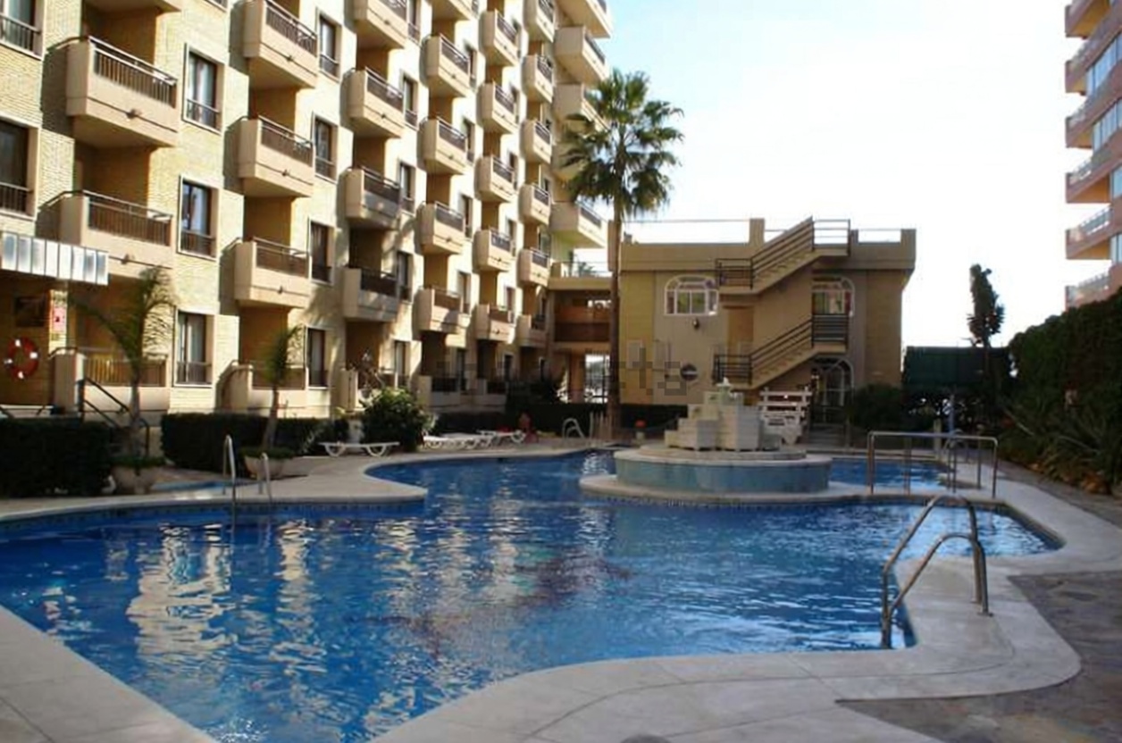 Appartement en première ligne de plage à Fuengirola — Piscine
