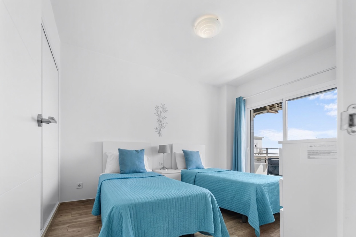 Piso en primera línea de playa en Fuengirola — Dormitorio