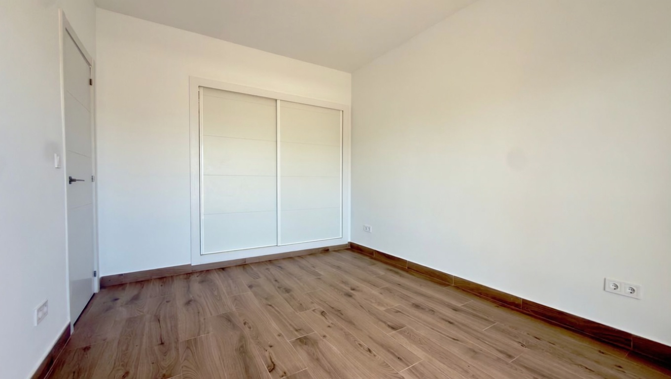 Piso en primera línea de playa en Fuengirola — Dormitorio