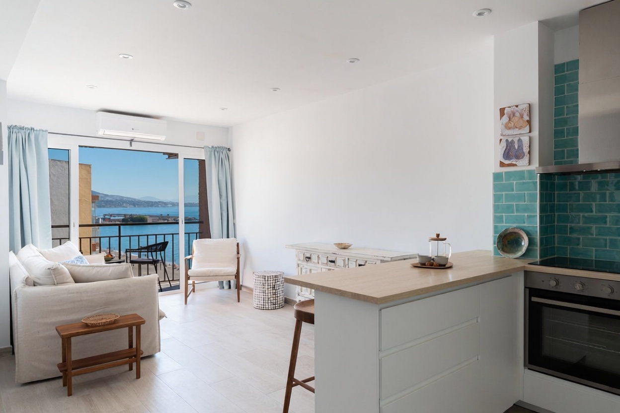 Appartement en première ligne de plage à Fuengirola — Séjour