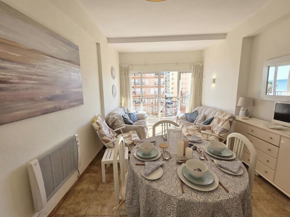 Wohnung in erste Strandlinie in Fuengirola — Wohnzimmer