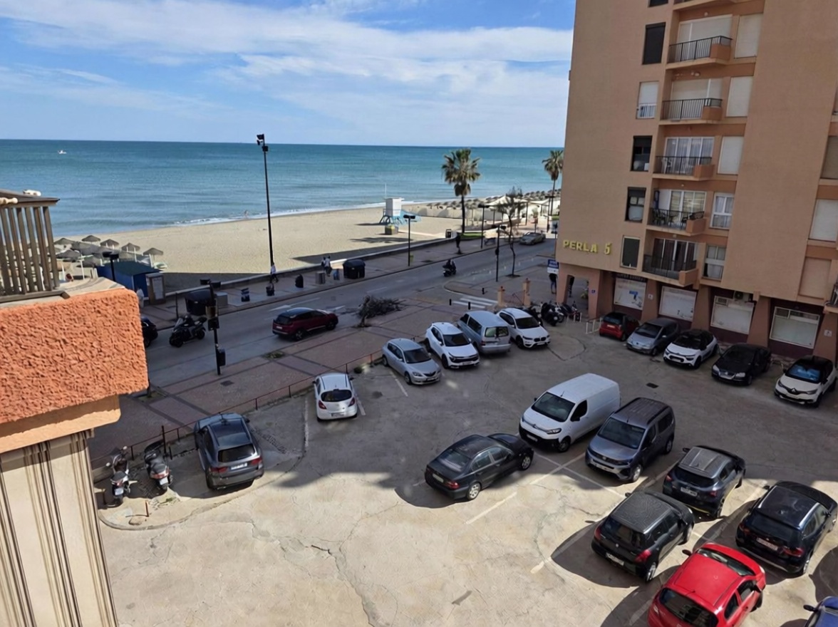 Wohnung in erste Strandlinie in Fuengirola — Meerblick