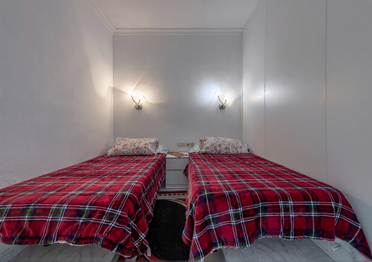 Piso en primera línea de playa en Fuengirola — Dormitorio