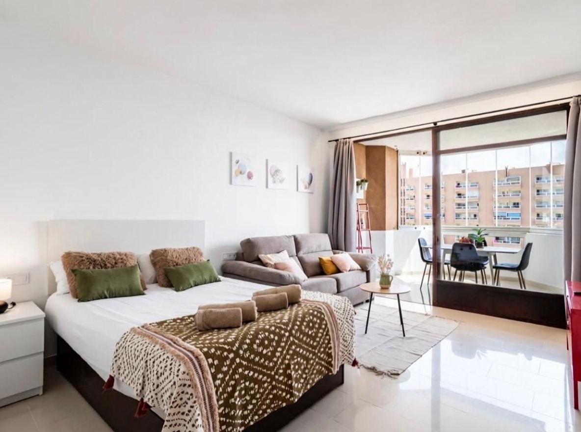 Studio en première ligne de plage à Fuengirola — Chambre