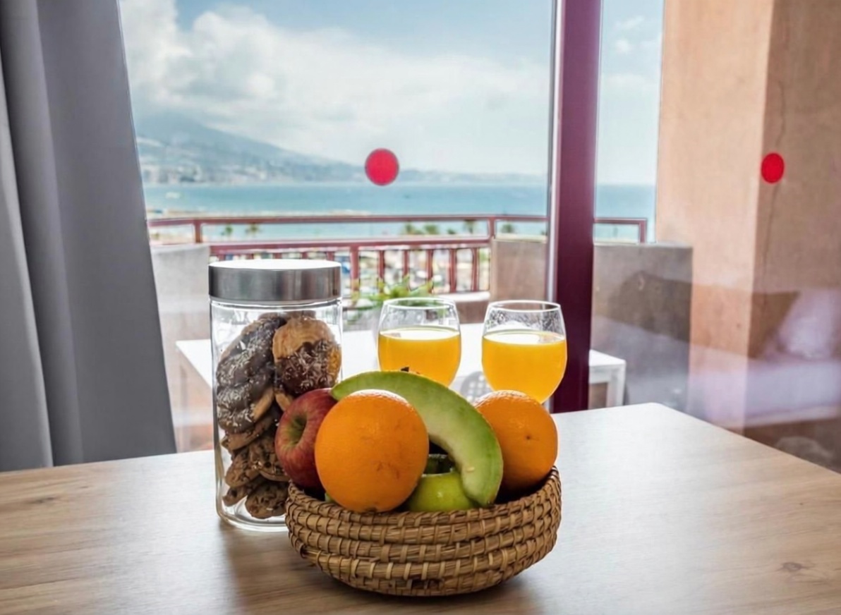 Studio en première ligne de plage à Fuengirola — Vue mer