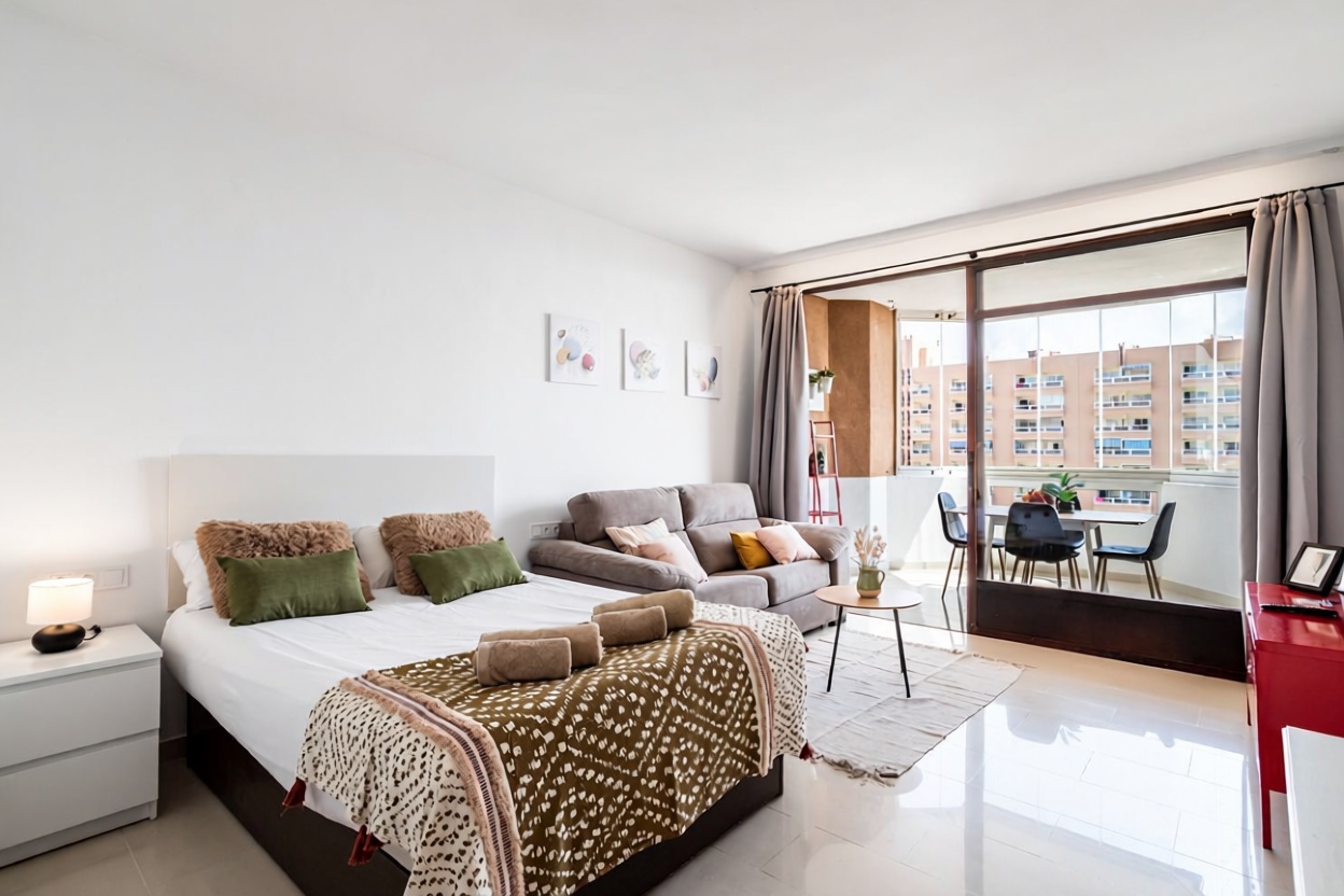 Studio en première ligne de plage à Fuengirola — Chambre