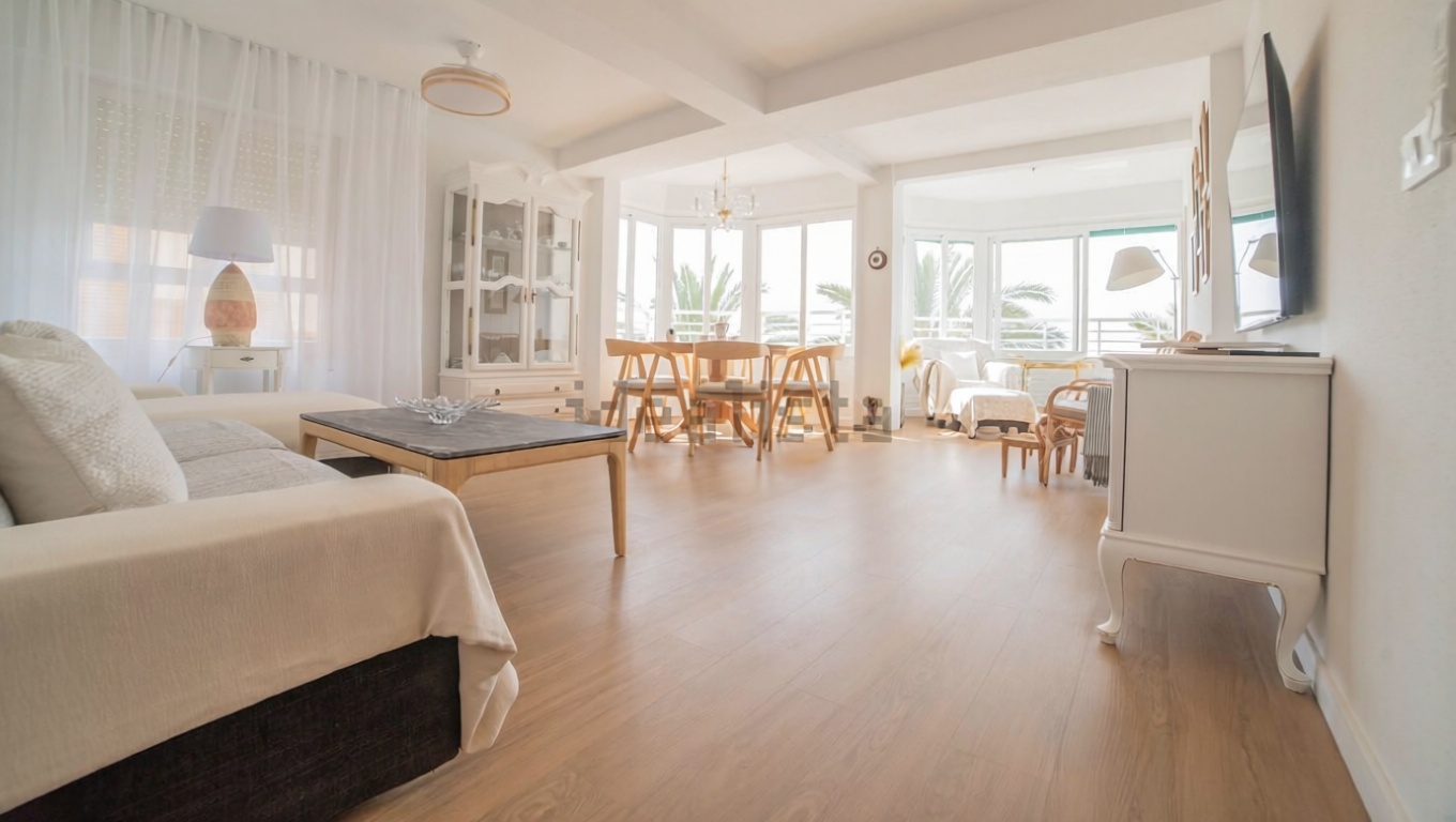 Appartement en première ligne de plage à Torrevieja — Cuisine