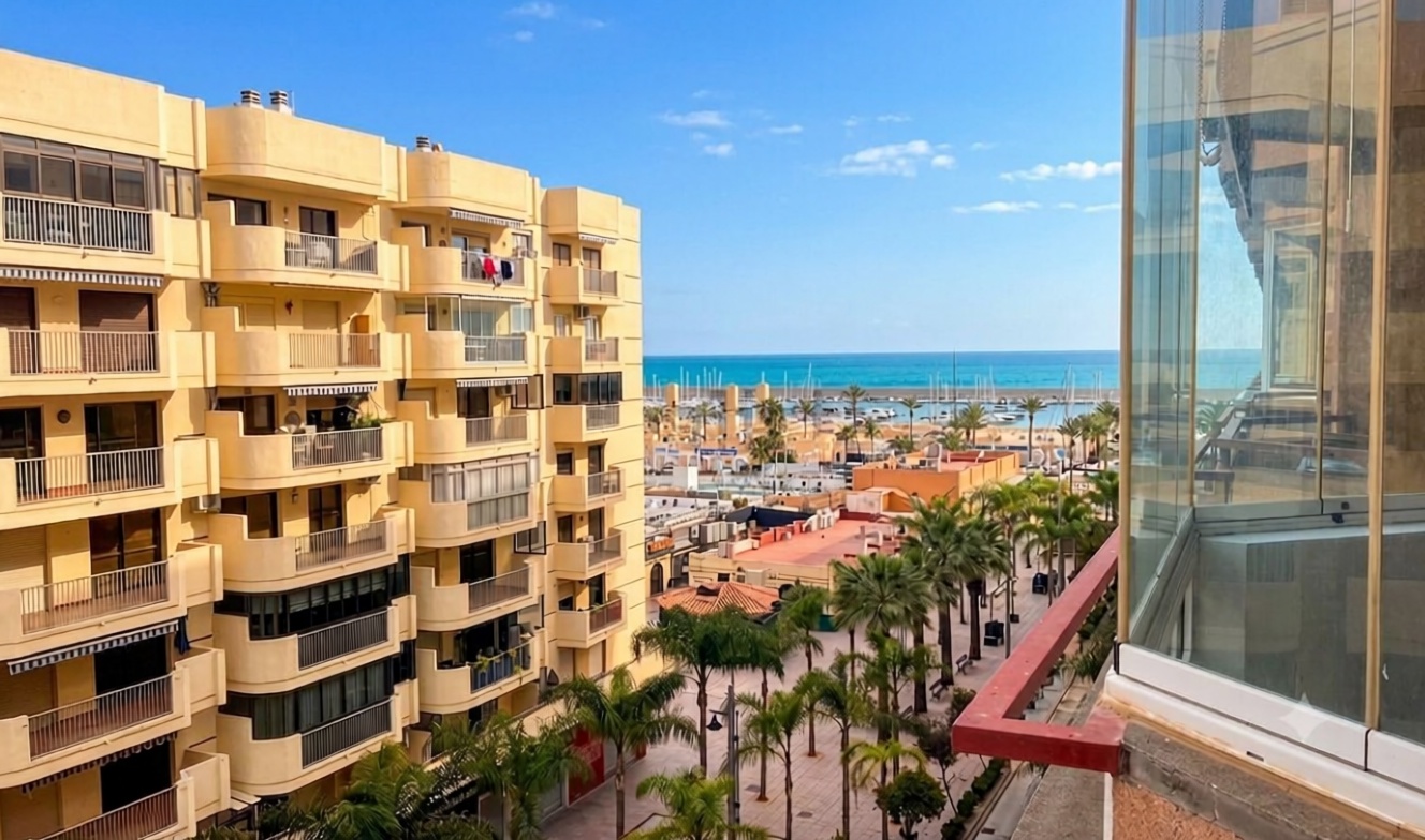 Studio en première ligne de plage à Fuengirola — Vue mer