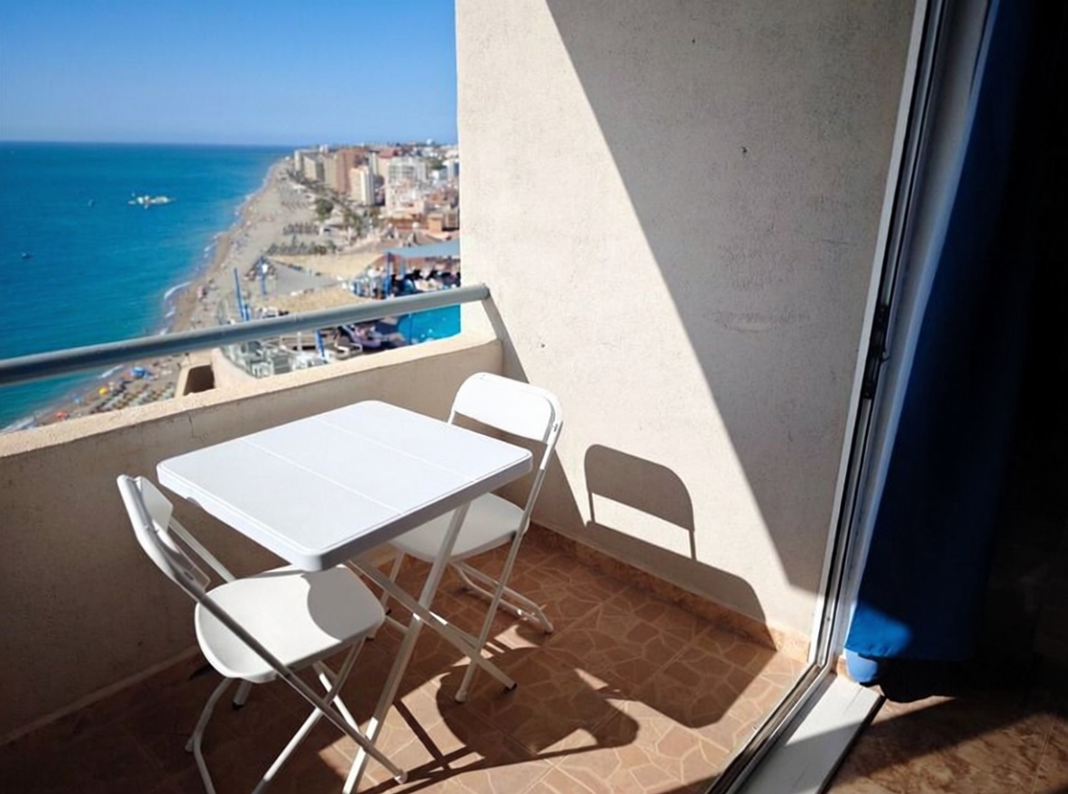 Studio en première ligne de plage à Fuengirola — Terrasse mer