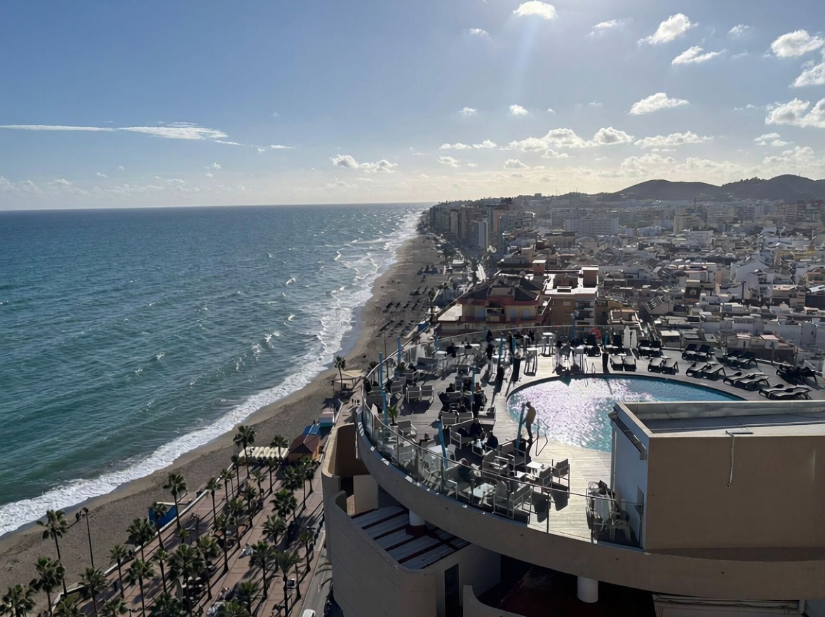 Studio en première ligne de plage à Fuengirola — Vue aérienne