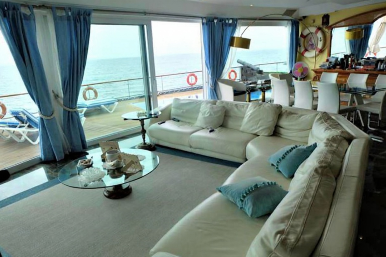 Chalet avec accès direct à la plage à Mijas — Séjour