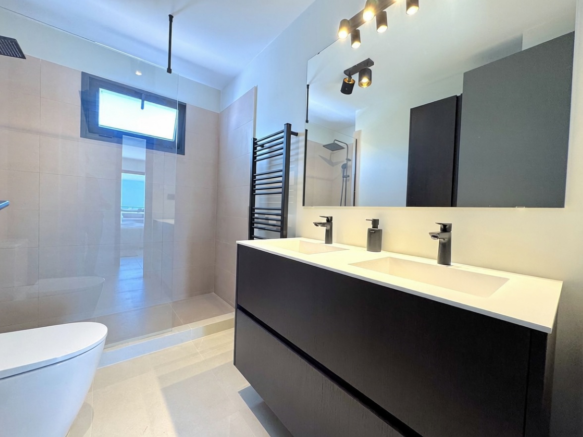 Ático en primera línea de mar en Mijas — Baño