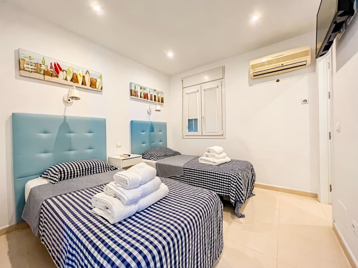 Chalet con acceso directo a playa en Mijas — Dormitorio