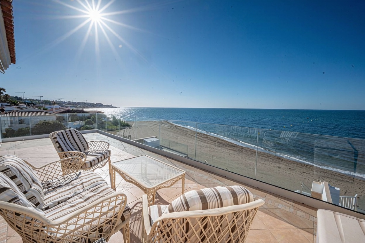 Chalet con acceso directo a playa en Mijas — Terraza mar