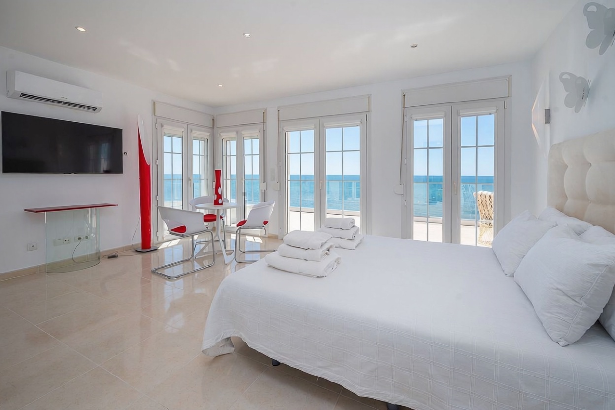 Chalet con acceso directo a playa en Mijas — Dormitorio