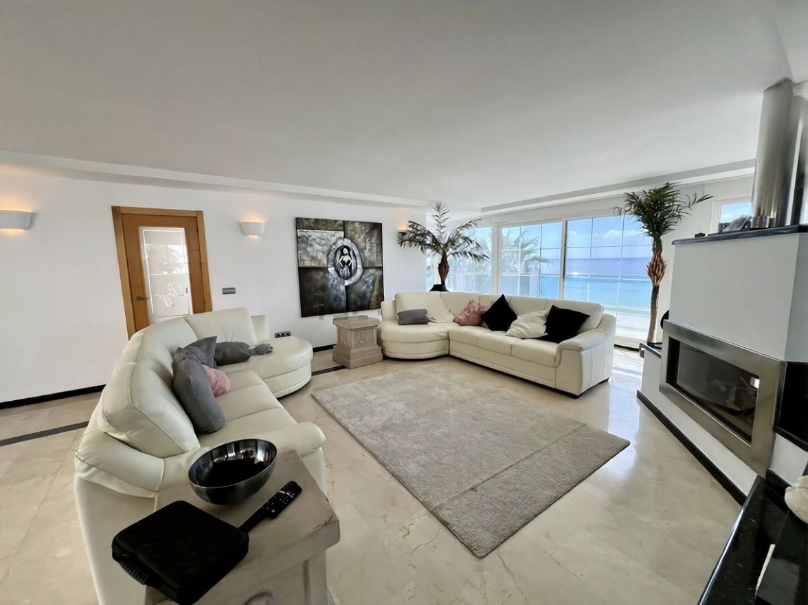 Chalet con acceso directo a playa en Mijas — Salón