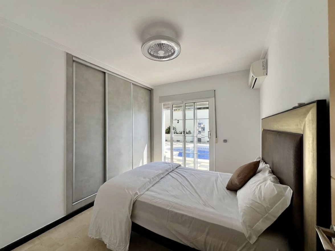 Chalet con acceso directo a playa en Mijas — Dormitorio