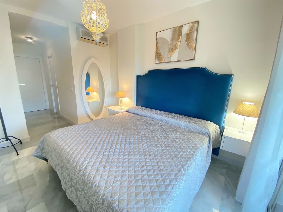 Piso en primera línea de playa en Mijas — Dormitorio