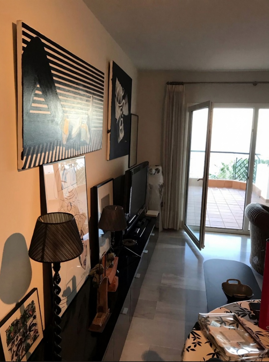 Piso en primera línea de playa en Mijas — Salón
