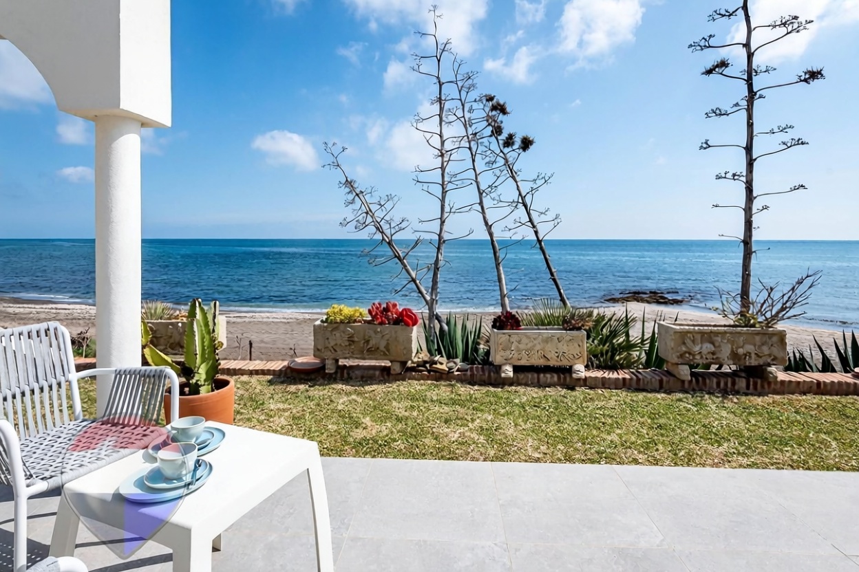 Chalet avec accès direct à la plage à Mijas — Terrasse mer