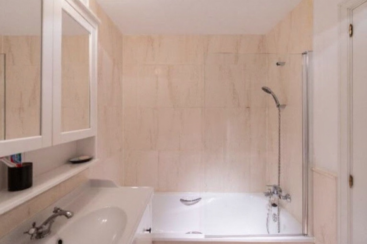 Maison de campagne avec accès direct à la plage à Mijas — Sanitaires
