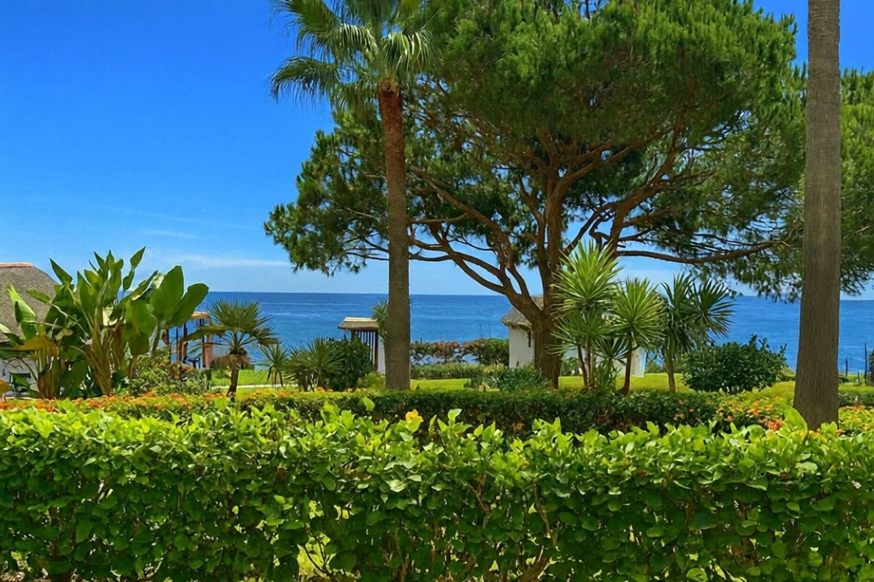 Appartement en première ligne de plage à Mijas — Vue mer