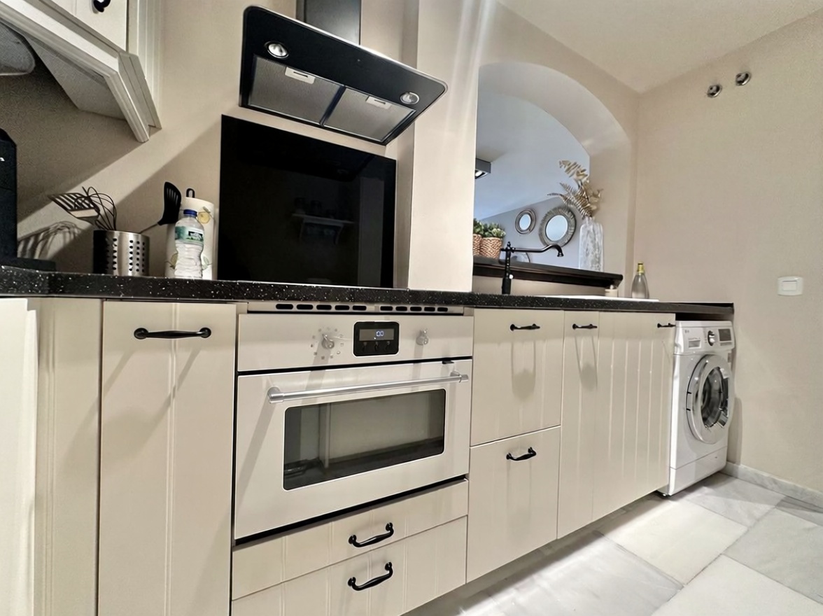Appartement en première ligne de plage à Mijas — Cuisine